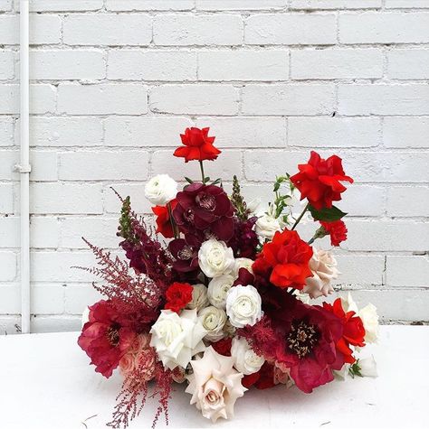 Red White Floral Arrangements, White And Red Floral Arrangements, Red And White Floral Arrangements, Sally Mcqueen, Florist Life, Red Flower Arrangements, Holiday Flower Arrangements, Christmas Centrepieces, White Floral Arrangements