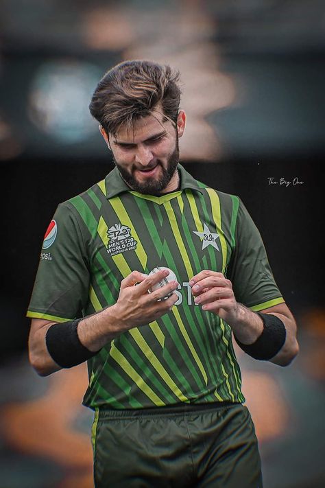 Players Wallpaper, Shaheen Afridi, Ab De Villiers Photo, Android Wallpaper Blue, Cricket Player, Cricket Players, L Wallpaper, Pakistan Cricket Team, Ab De Villiers