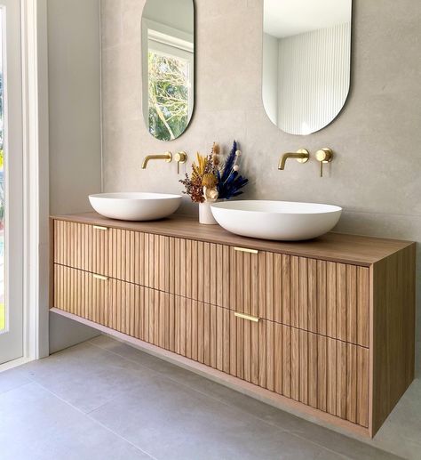 Sunday vanity vibes ☀️ | Instagram Modern Wood Bathroom Vanity, Japandi Vanity, Vanity Cabinets Bathroom, Floating Wood Vanity, Statement Bathroom, Bathroom Inspo Interior Design, Bathroom Vanity Ideas, Dekorere Bad, Bathroom Cabinets Designs