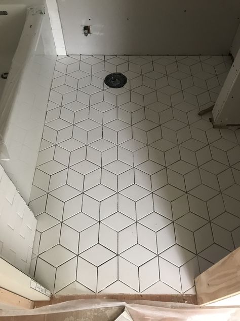 Rhombus tile design Rhombus Tile Floor, Rhombus Bathroom Tile, Hexagon Floor Tile Pattern, Entryway Tile Floor, Rhombus Tile, Floor Tiles Bathroom, Kids Bathroom Remodel, City Bathrooms, Hexagon Tile Floor