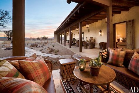 6 Homes in the Southwest with Amazing Desert Views | Architectural Digest Style Hacienda, Spanish Colonial Homes, Hacienda Homes, New Mexico Style, Mexican Hacienda, New Mexico Homes, Hacienda Style Homes, Mexico House, Mexico Style