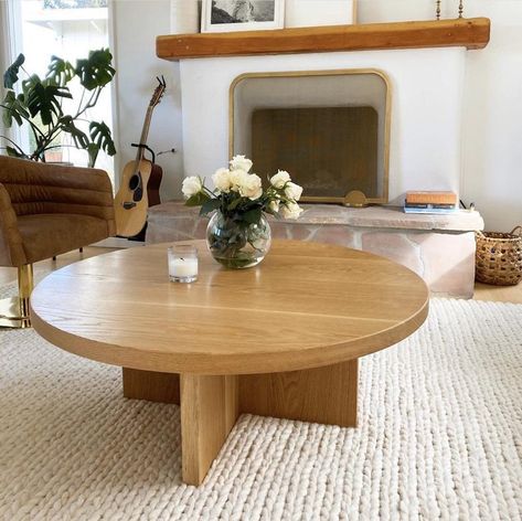 Diy Circle Coffee Table, Circle Coffee Table, Wooden Coffee Table Designs, White Oak Coffee Table, Circle Coffee Tables, Round Wooden Coffee Table, Family Bed, Circular Coffee Table, Luxury Living Room Decor