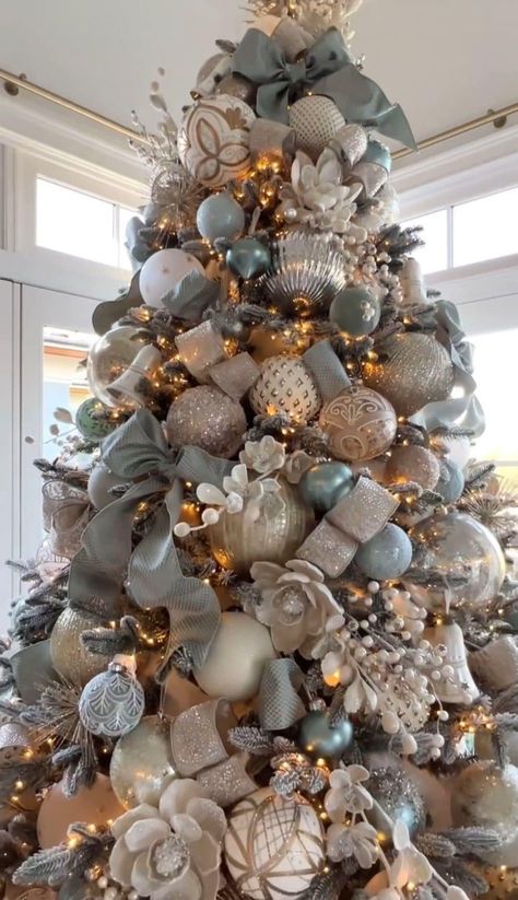 Sage Christmas Tree Decorations, Christmas Colors 2024 Trends, Ornate Christmas Tree, Green White Silver Christmas Tree, Sage And White Christmas Tree, Sage Green Christmas Tree Decor, Bridgerton Christmas Tree, Christmas Tree Color Palette, French Country Christmas Decor Ideas