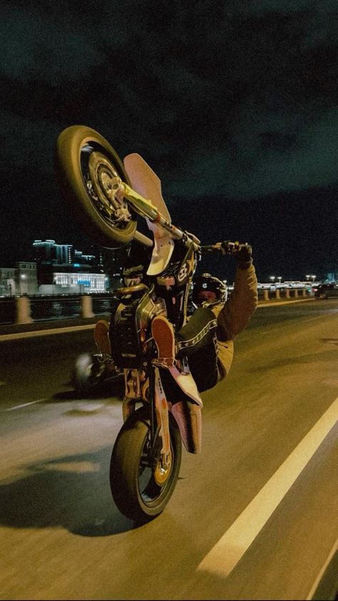 Supermoto Wallpaper, Motorbike Wallpaper, Motorcycle Stunts, Supermoto Bikes, Bike Stunt, Bike Gang, Bike Night, Dirt Biking, Motocross Love