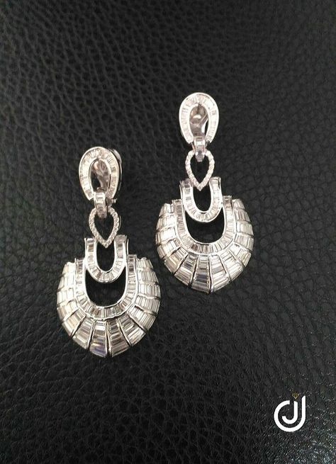 Buggets diamonds jewellery in 18k gold Diamond Jewelry, Diamond Earrings, 18k Gold, Diamonds, Drop Earrings, Gold