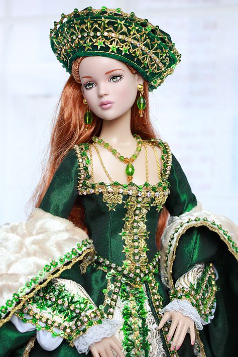 Medieval Dolls, Tudor Dress, Tonner Dolls, Dream Doll, Barbie Princess, Doll Fashion, Doll Costume, Barbie Collector