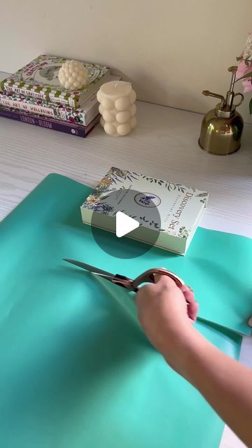 How To Wrap Gifts Without Tape Video, How To Wrap A Present Without Tape Paper, No Tape Wrapping, Gift Wrapping Ideas Without Tape Video, How To Wrap Without Tape Video, Tapeless Gift Wrapping, Wrap Without Tape Gifts, Wrapping Without Tape Gifts, Wrapping Books Ideas