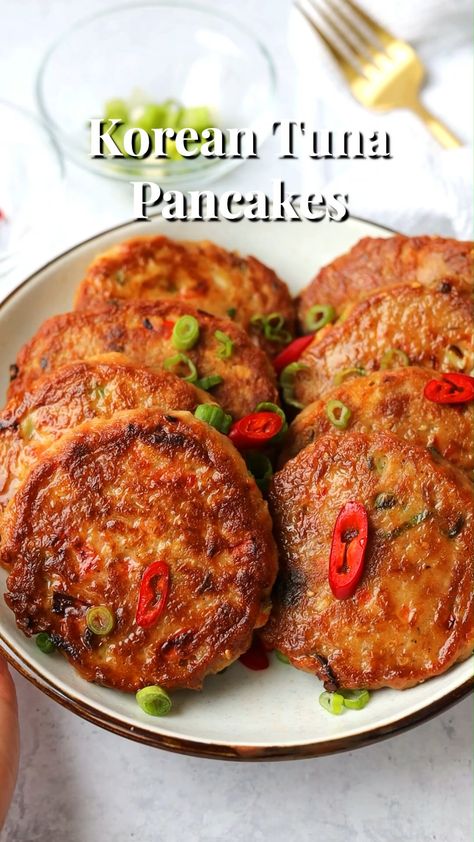 Recipe with measurements at www.christieathome.com & search for "Korean Tuna Pancakes" | Christie at Home | Christie at Home · Original audio Tuna Pancakes, Korean Food Side Dishes, Resep Salad, Pancake Recipe Easy, Tuna Recipes, Food Recepie, Asian Cooking, Asian Dishes, Pancake Recipe