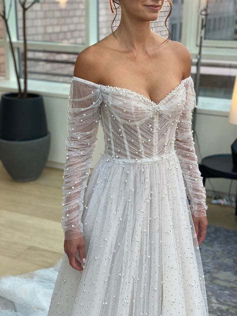 Bridal | Mari Mi Bridal Modern Bridal Gowns, Minimal Wedding Dress, Alta Moda Bridal, Gowns Elegant, Unique Wedding Dresses, Wedding Dress Flowy, Bridal Designers, Boho Bridal Gowns, Evening Gowns Elegant