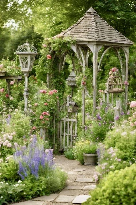 English Front Garden Ideas, England Garden Design, English Cottages And Gardens, English Garden Ideas Layout, Cottage Garden Design Layout, Cottage Garden Aesthetic, Florence Garden, English Garden Cottage, English Style Garden