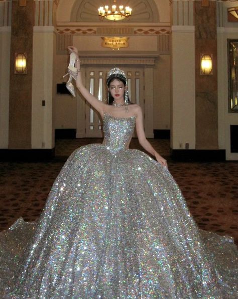 Wedding Dress Sparkle, Asian Prom Dress, Sophie Rundle, Different Wedding Dresses, Dream Prom Dress, Dress Sparkle, Bride Wedding Dress, Sparkle Wedding Dress, Puffy Dresses