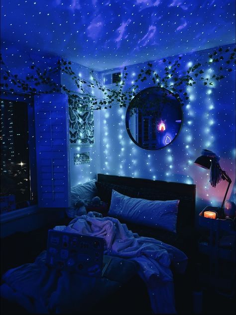 Make Your Room Aesthetic, Aesthetic Lights, Blue Room Decor, Dream Bedroom Inspiration, Chill Room, Dream Apartment Decor, Room Redesign, Redecorate Bedroom, Cozy Room Decor