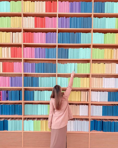 Who needs a rainbow when you have these?! 🌈📚 Books with vibrant, colourful covers that create a beautiful rainbow effect on the bookshelf. Green Square Library is a feast for the eyes. Proof that bookshelves can be works of art. #greensquarelibrary #sydneylibraries #bookshelves #librarylove #colourpop #sydney #sydneyaustralia #introvertlife 📚 Bookshelf Green, Colorful Library, Rainbow Library, Green Square, Tourist Spots, Beautiful Rainbow, Works Of Art, A Rainbow, Bookshelves