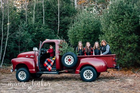 Holiday photo idea, red truck Old Truck Photography, Outdoor Christmas Photos, Christmas Photoshoot Ideas, Holiday Photo Shoot, Vintage Truck Christmas, Freeport Maine, Holiday Mini Session, Xmas Photos, Christmas Tree Sale