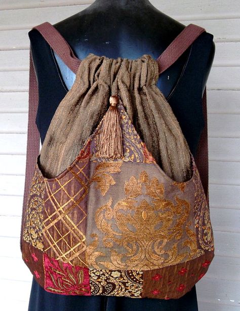 faire backpack Green Tapestry, Sacs Tote Bags, Bohemian Bag, Diy Bags, Sewing Purses, Patchwork Bags, Purse Patterns, Fabric Bags, Boho Bag