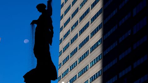 ‘To the people of Cincinnati’: Our fountain turns 150 Fountain Square, People Crowd, Fountain Design, City Planner, Liberty Bell, Queen City, Street Lamp, Tear Down, City Council