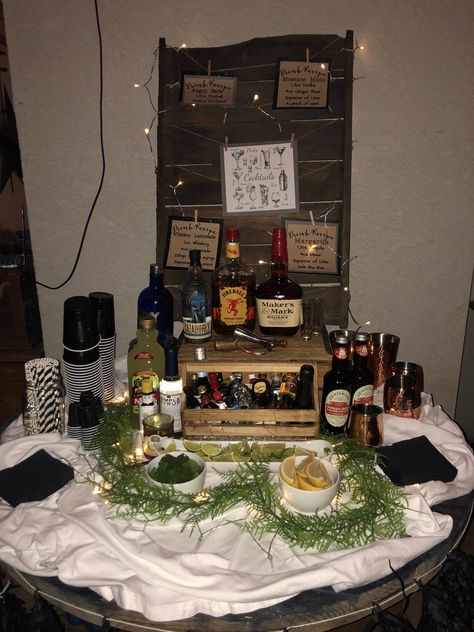 21st birthday party. Self service bar Bottle Service Theme Party, Classy Party Food, Self Service Bar, Self Serve Bar, Bar Party Ideas, Classy Party, 21st Birthday Party, Serving Bar, Alcohol Bottles