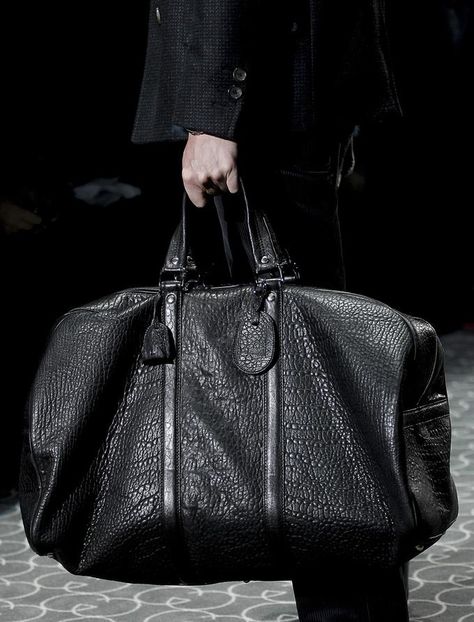 Gucci Men's Bags Fall Gucci Purses, Bag Obsession, Men's Bags, Black Man, Mens Leather Bag, Gucci Men, Weekender Bag, Leather Accessories, Fashion Lifestyle