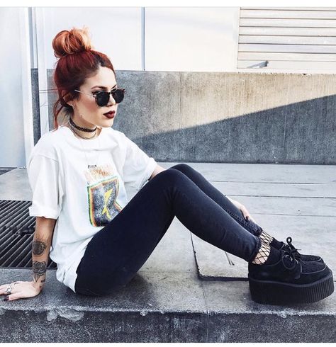 Creepers Outfit, Luanna Perez, Tokyo Street Fashion, Aria Montgomery, Hipster Grunge, Style Goals, Grunge Look, 90s Grunge, Alternative Outfits