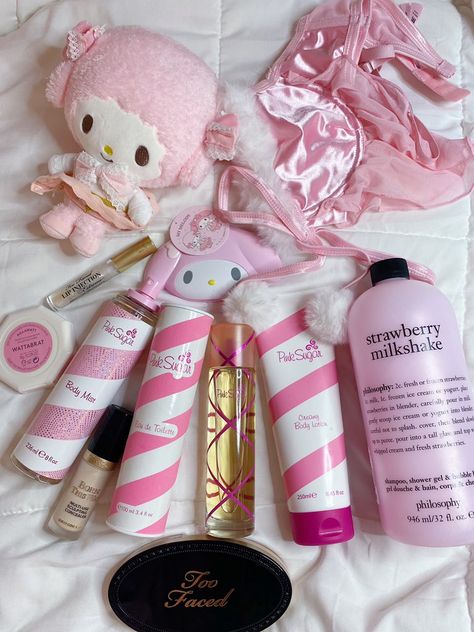 han ୨♡୧ on Twitter: "current favs (^•^🎀)… " Strawberry Milkshake Aesthetic, Kawaii Perfume, Milkshake Aesthetic, Sanrio My Melody, Strawberry Milkshake, Pink Sugar, My Melody, Beauty Products, On Twitter