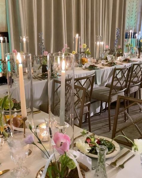 Ferrell Richardson // Kansas City Florist on Instagram: "Scenes from a very gorge head table 🍐🌸🍇🍋🕯️🌼 
.
.
#thecottagerose #kansascityflorist #kansascitywedding #springwedding #headtabledecor #fruitandflowers #budvasecenterpieces #vintageweddingdecor #fineartflowers #bowtrend #ribbonsandbows" Head Table Decor, Kansas City Wedding, Vintage Wedding Decorations, Head Table, April 26, Bud Vases, Spring Wedding, Kansas City, Kansas