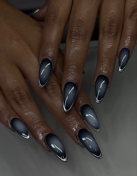 Grey Nails Winter, Black And Grey Nail Art, Blue Grey Nails Design, Gray Almond Nails, Silver Blue Nails, Nails Gris, Dark Gray Nails, Black And Grey Nails, Dark Grey Nails