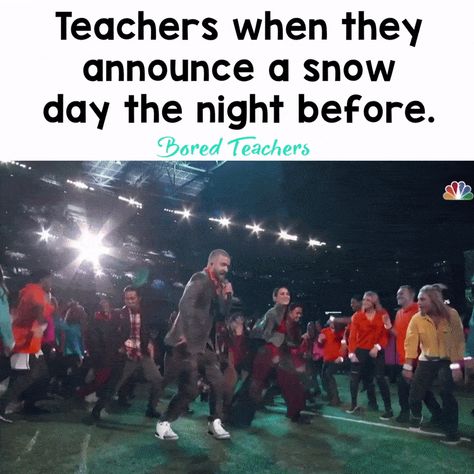 Nothing quite like the feeling of a snow day. Teacher Snow Day, Snow Day Meme, Teacher Memes Funny, Teaching Memes, Snow Humor, Classroom Memes, Teacher Morale, Teaching Humor, Bored Teachers