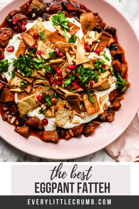 Eggplant Fatteh, Oven Roasted Eggplant, Arabisk Mad, Vegan Moussaka, Orange Loaf, Chocolate Orange Cake, Pomegranate Sauce, Spicy Eggplant, Eggplant Recipes Easy