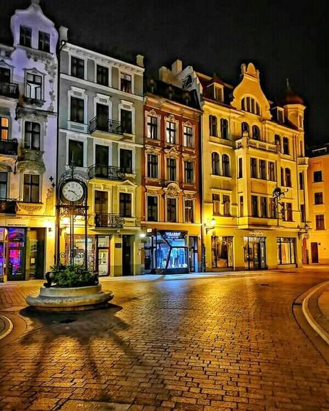 Torun, Poland Torun Poland, European Bucket List, Eastern Europe, Amazing Places, Places To See, The Good Place, Poland, The Globe, House Styles