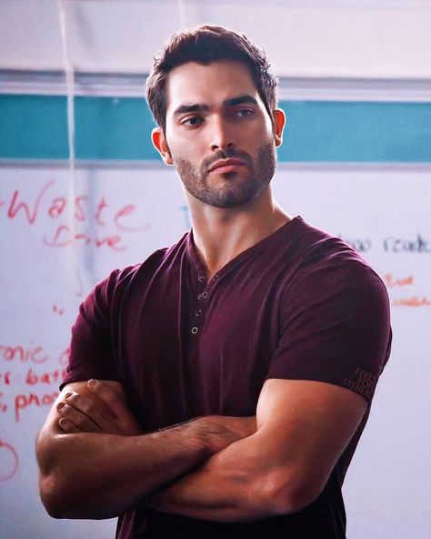 @feelsforsterek on Instagram: “@tylerhoechlin are you today's date? 🤔because you're 10/10 🔥” ديريك هيل, Derek Teen Wolf, Stiles Derek, Teen Wolf Derek Hale, Teen Wolf Mtv, Hey Handsome, Derek Hale, Tyler Hoechlin