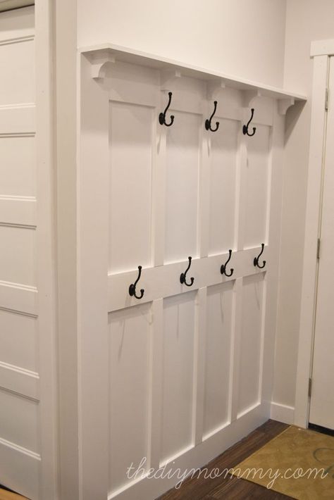 Board and Batten Hook Wall Batten Diy, Vstupná Hala, Diy Entryway, 아파트 인테리어, Laundry Mud Room, Board And Batten, 인테리어 디자인, Coat Rack, Home Renovation