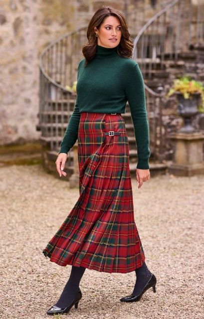 Ladies Kilt Outfit, Kilt Outfits Women, Scottish Outfit Women, Scottish Skirt Outfit, International Outfits, Country Housewife, Tartan Skirt Outfit, Scottish Skirt, Tartan Skirts