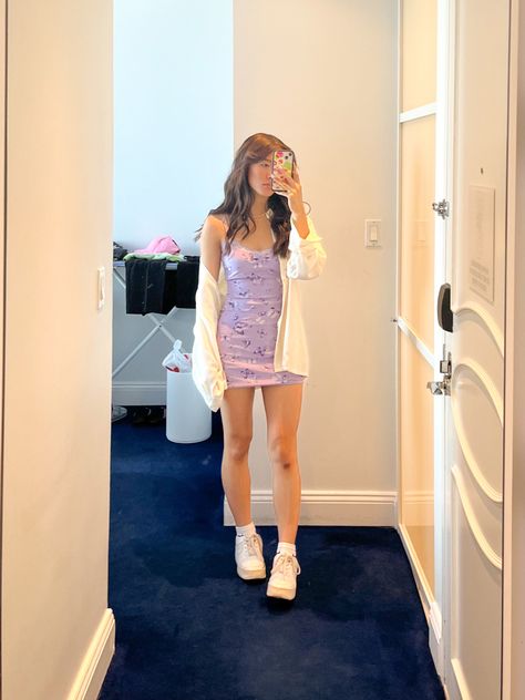 Purple Dress Concert Outfit, Air Force Dress Outfit, Purple Dress Concert, Purple Concert Outfit Ideas, Dress With Air Forces, Purple And White Outfits, Flared Dress Outfit, Concert Outfit Purple, Purple Concert Outfit