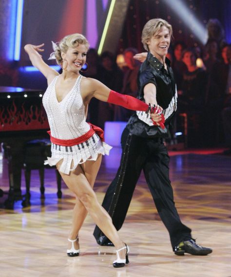 Julianne Hough Dancing, Derek And Julianne Hough, Kelly Monaco, Female Dancers, Derek Hough, Julianne Hough, Professional Dancers, Beautiful Costumes, Dance Fashion