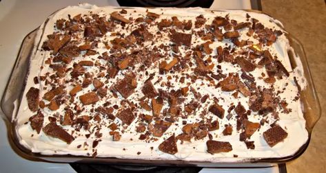 Skor Cake, Candy Bar Cake Recipes, Chocolate Cake Caramel, Skor Bars, Cake Mix Bars, Candy Bar Cake, Whipped Cream Cakes, Bar Cake, Delicious Clean Eating