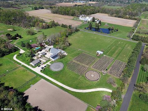 Home to escape: Yolanda purchased the property back in 2017 in a hope to be closer to her ... Gigi Hadid House, Gigi And Bella, Property Portfolio, Modern Warehouse, Jenner House, Yolanda Hadid, New York Home, New York Homes, House In Nature