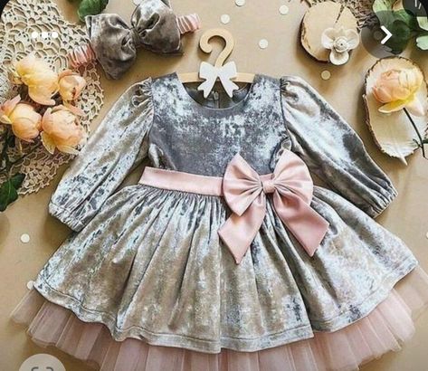 Fashion Frocks, Renda Kebaya, Dress Designing Ideas, Girls Velvet Dress, Stylish Baby Girls, Girls Dresses Diy, Dress Designing