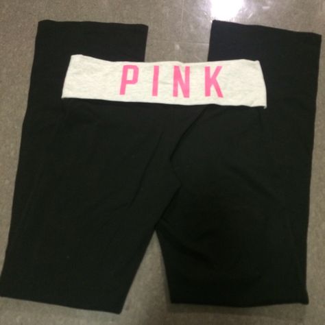 New Without Tags Victoria's Secret Yoga Pants! Perfect Condition Vs Pink Yoga Pants Outfit, Victorious Outfits, Victorias Secret Pajama Pants, Mad Honey, Viktoria Secret, Victoria's Secret Pink Casual Pants, Victoria’s Secret Leggings, 2010 Fits, Thrift Manifest