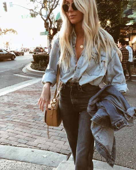 f016e59c7ad8b1d72903bb1aa5720d53desc43308387ri Looks Camisa Jeans, Salty Blonde, Looks Jeans, Camisa Jeans, Street Style Edgy, Looks Black, Black Women Fashion, Mode Inspo, Mode Inspiration