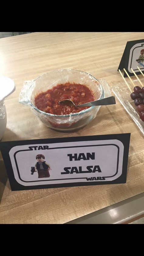 Star Wars Diy Party, Star Wars Food Idea, Star Wars Adult Party Decorations, Starwars Party Food Ideas, Star Wars 50th Birthday Party Ideas, Star Wars Themed Birthday Party Adult, Star Wars Birthday Treats, Star Wars 30th Birthday Party, Star Wars Party Food Ideas