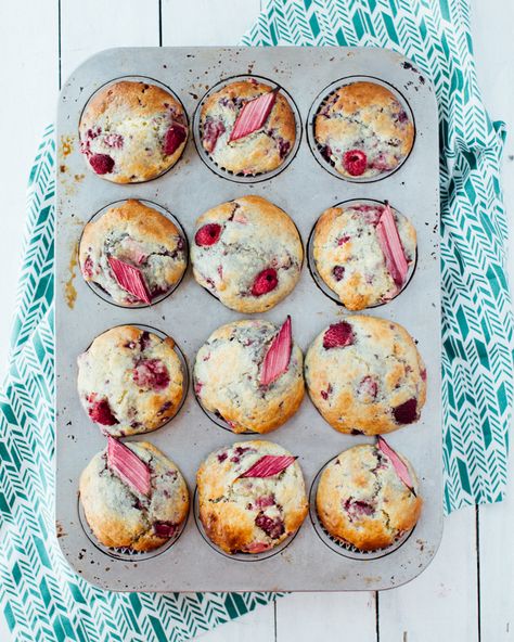 Sour Cream Blueberry Muffins, Sour Cream Muffins, Rhubarb Muffins, Raspberry Rhubarb, Moist Muffins, Raspberry Muffins, Rhubarb Recipes, Freshly Baked, Rhubarb