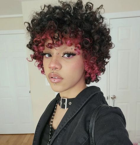 Dyed Curly Hair, Red Curly Hair, Colored Curly Hair, Short Curly Haircuts, Hairdos For Curly Hair, Haircuts For Curly Hair, Pretty Hair Color, Goth Aesthetic, Dye My Hair