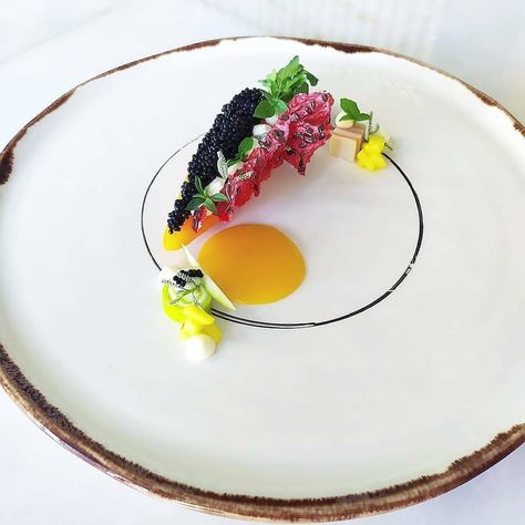 Foodartchefs on Instagram: “By @burak.gzerr "Fresh carrot broth, pumpkin sauce, caviar, mango chutney..." . #foodartchefs #gastroart #cook #yummy #cooking #style…” Fish Broth, Pumpkin Sauce, Mango Chutney, Culinary Art, Culinary Arts, Food Presentation, Fine Dining, Chutney, Broth