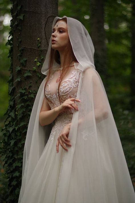 Elf Wedding Dress, Middle Earth Wedding, Lotr Wedding, Portret Feminin, Wings Fairy, Cape Wedding, Forest Theme Wedding, Elf Magic, Viking Wedding