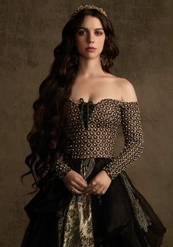 Rs 634x1024-140917092230-634.Reign-CW-New-Season-Mary.jl Reign Hairstyles, Book Wardrobe, Marie Stuart, Reign Mary, Couture Evening Dress, Queen Of Scots, Mary Stuart, Lace Evening Gowns, Mary Queen Of Scots