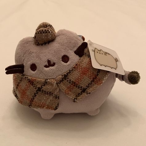 Brand New. Comes From A Smoke Free Home. Kept Clean In Storage. Please Leave A Comment If You Have Any Questions. Pusheen Aesthetic, Funny Plushies, Aesthetic Christmas Wishlist, Pusheen Collection, Plushie Collection, Pusheen Plush, Alphabet Sounds, Pennant Flag, Bag Clips