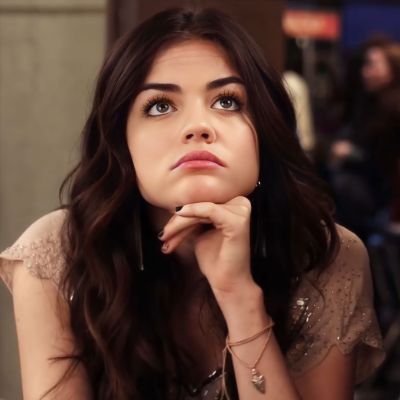 Aria Montgomery Icon, Aria Montgomery Aesthetic, Pretty Little Liars Aria, Petite Style Outfits, Aria Montgomery, Fairy Girl, Korean Aesthetic, Dye My Hair, Tv Characters