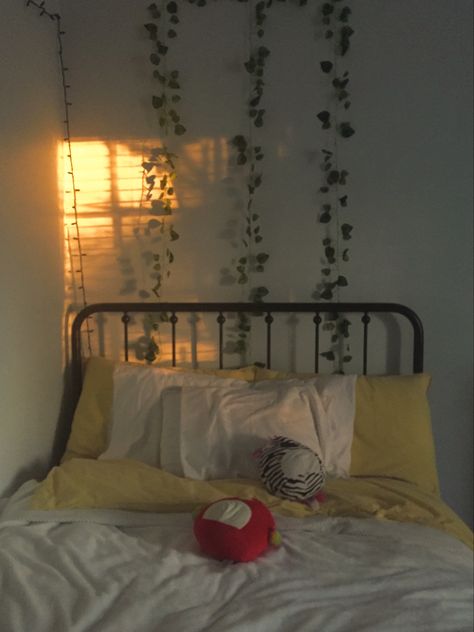 Bed Frames Aesthetic, Double Bed Aesthetic, Aesthetic Double Bed, Frames Aesthetic, Bed Aesthetic, Room Theme, Cozy Room Decor, Bed Frames, Cozy Room