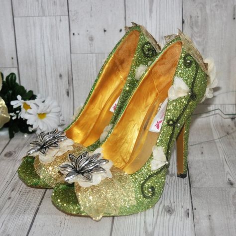 Princess And The Frog Shoes, Princess Tiana Shoes, Princess And The Frog Wedding Theme, Sweet 16 Shoes, Frog Shoes, Frog Wedding, Princess Sweet 16, Disney Princess Shoes, Glitter Wedding Shoes