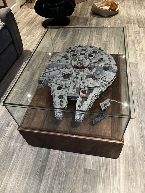 Millenium Falcon Lego Table, Lego Millenium Falcon Coffee Table, Lego Display Coffee Table, Lego Cave, Book Themed Room, Lego Millenium Falcon, Lego Ucs, Display Room, Nerd Cave